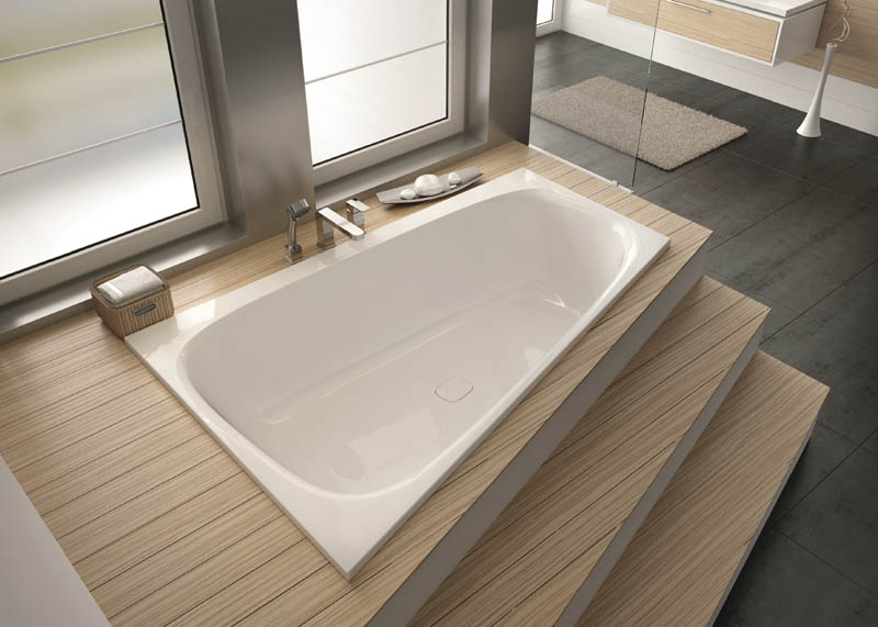 HOESCH Badewanne weiß Trapezform eingebaut HOESCH Badewanne weiß Trapezform eingebaut